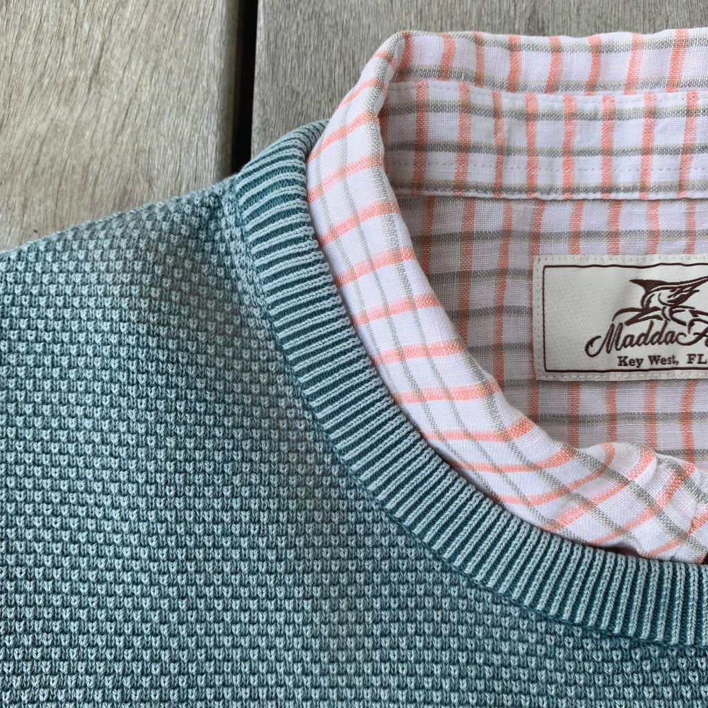 Bottle Green ++ mens lightweight sweater close up